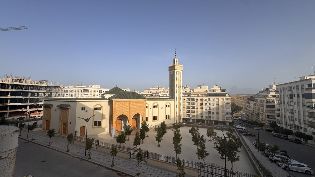 Mosque Riad salam abdalass immobilier proche du stade