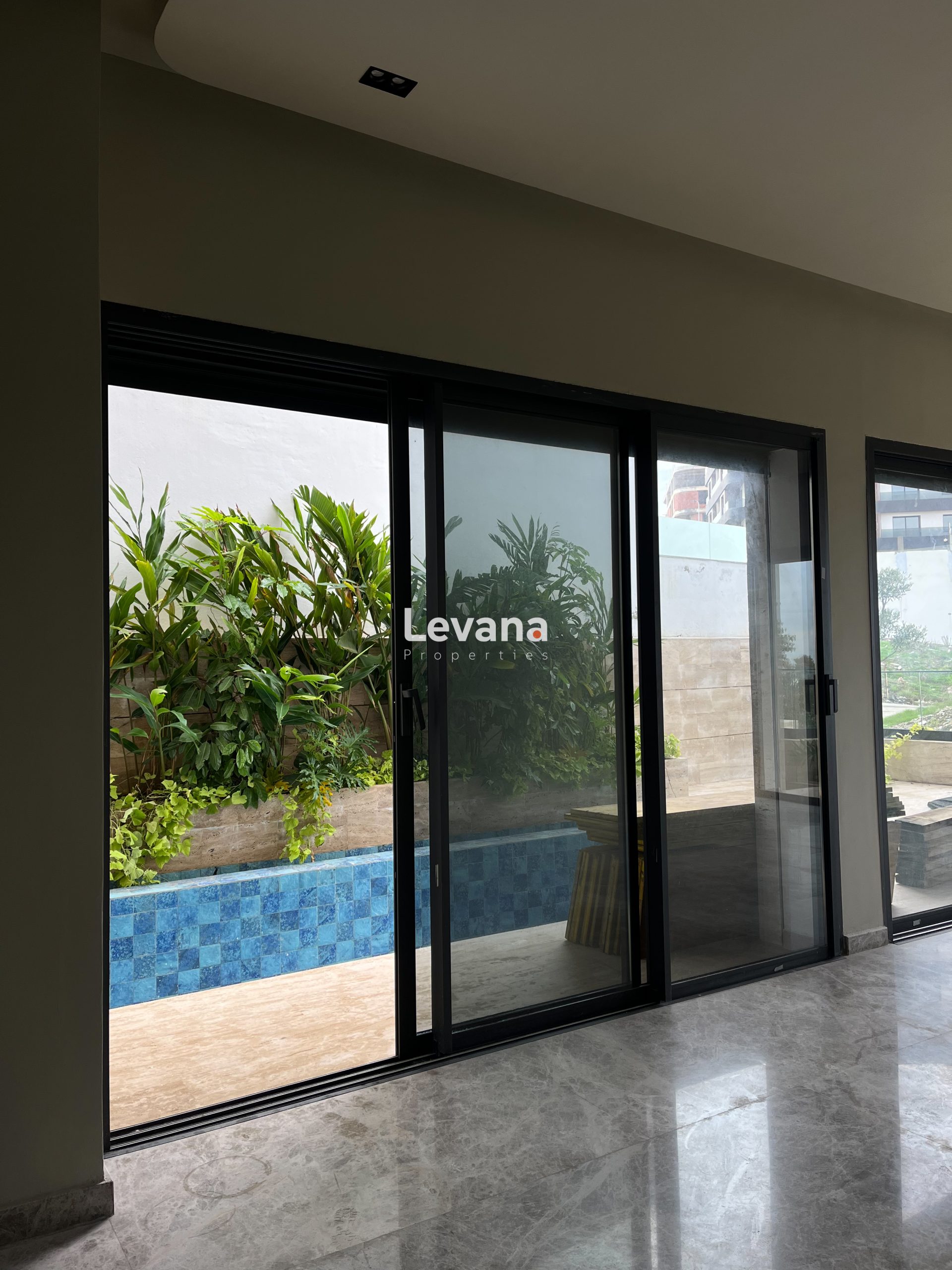 Appartement de luxe avec piscine et jardin