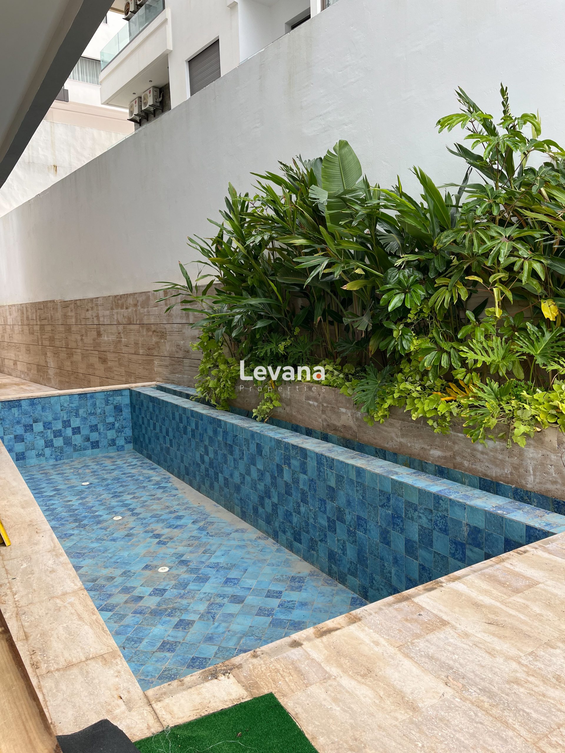 Appartement de luxe avec piscine et jardin
