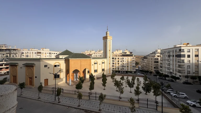 Riad Salam Moyen Standing